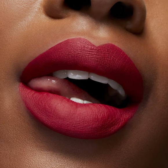 MAC ‘GOSSIP’ Locked Kiss Ink Lipstick - Picture 3 of 9